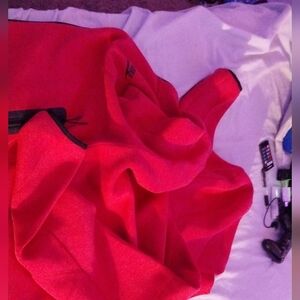 Red nike tech
